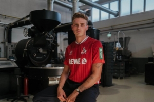 官方：科隆从布隆德比签下右后卫塞布隆森，合约至2028年