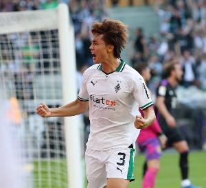 德天空：板仓滉不是拜仁目标，球员更可能转会英超俱乐部