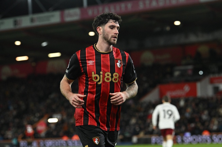 星空体育娱乐-邮报：切尔西正加紧中卫引援谈判，塞内西、拉蒙、雅奎特都是候选