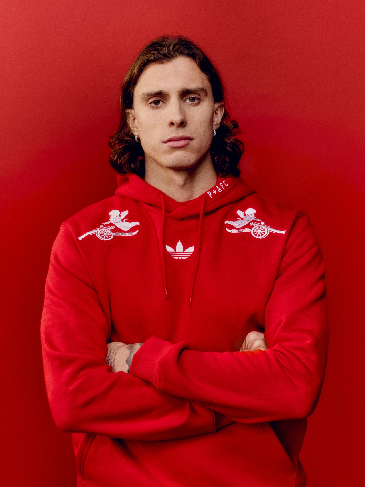 星空体育登陆首页-阿森纳今日正式发布阿迪达斯x阿森纳xPlaces+Faces三方联名系列